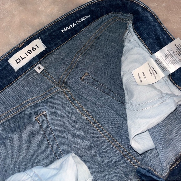 DL1961 Mara Instasculpt Straight Ankle in Ravine 32 - Picture 12 of 12